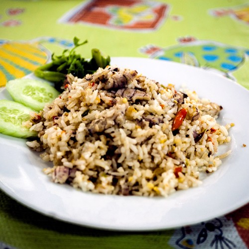 ข้าวผัดพริกเกลือกั้ง