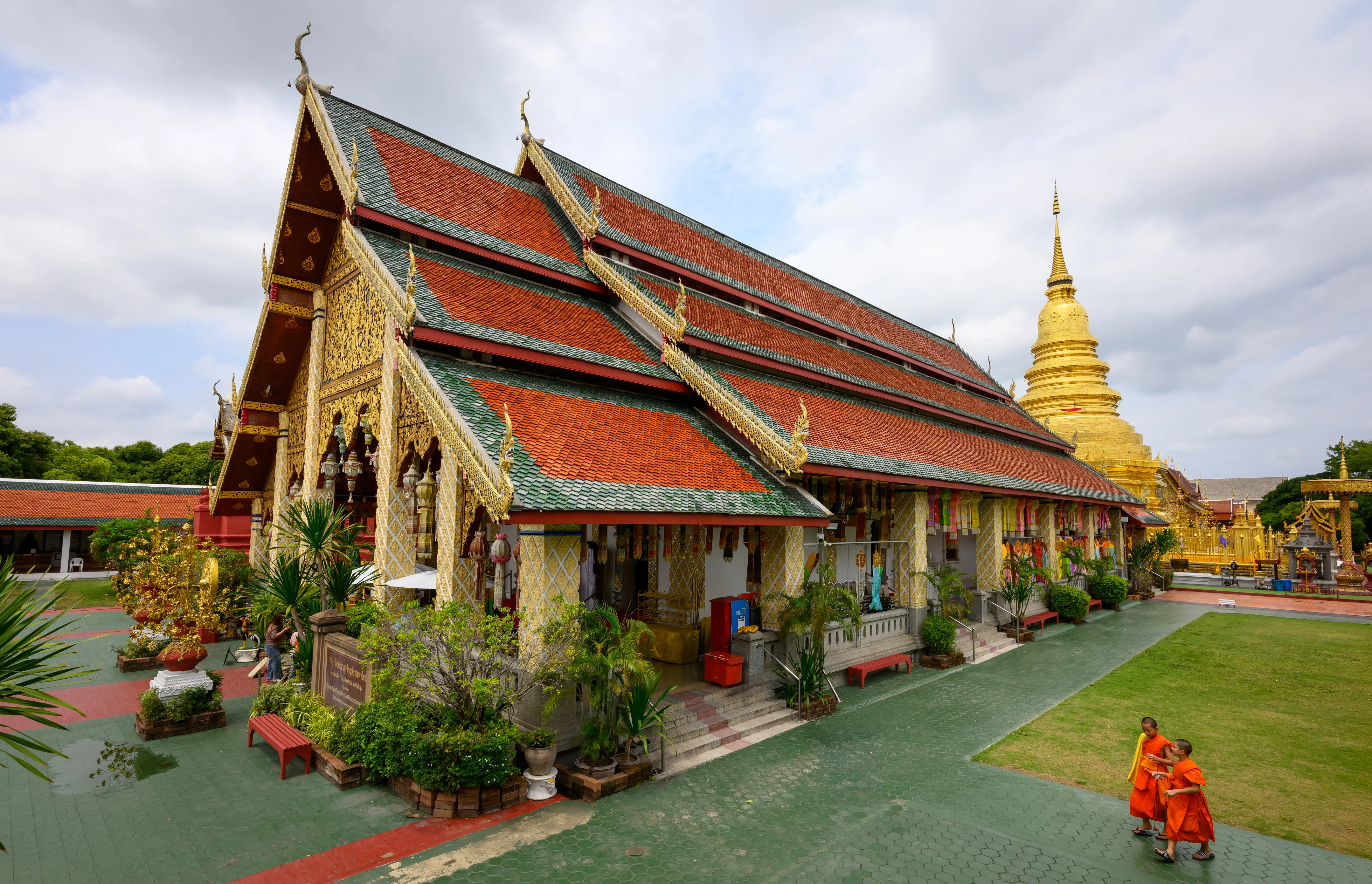 วิหารหลวง วัดพระธาตหริบุญชัยวรมหาวิหาร