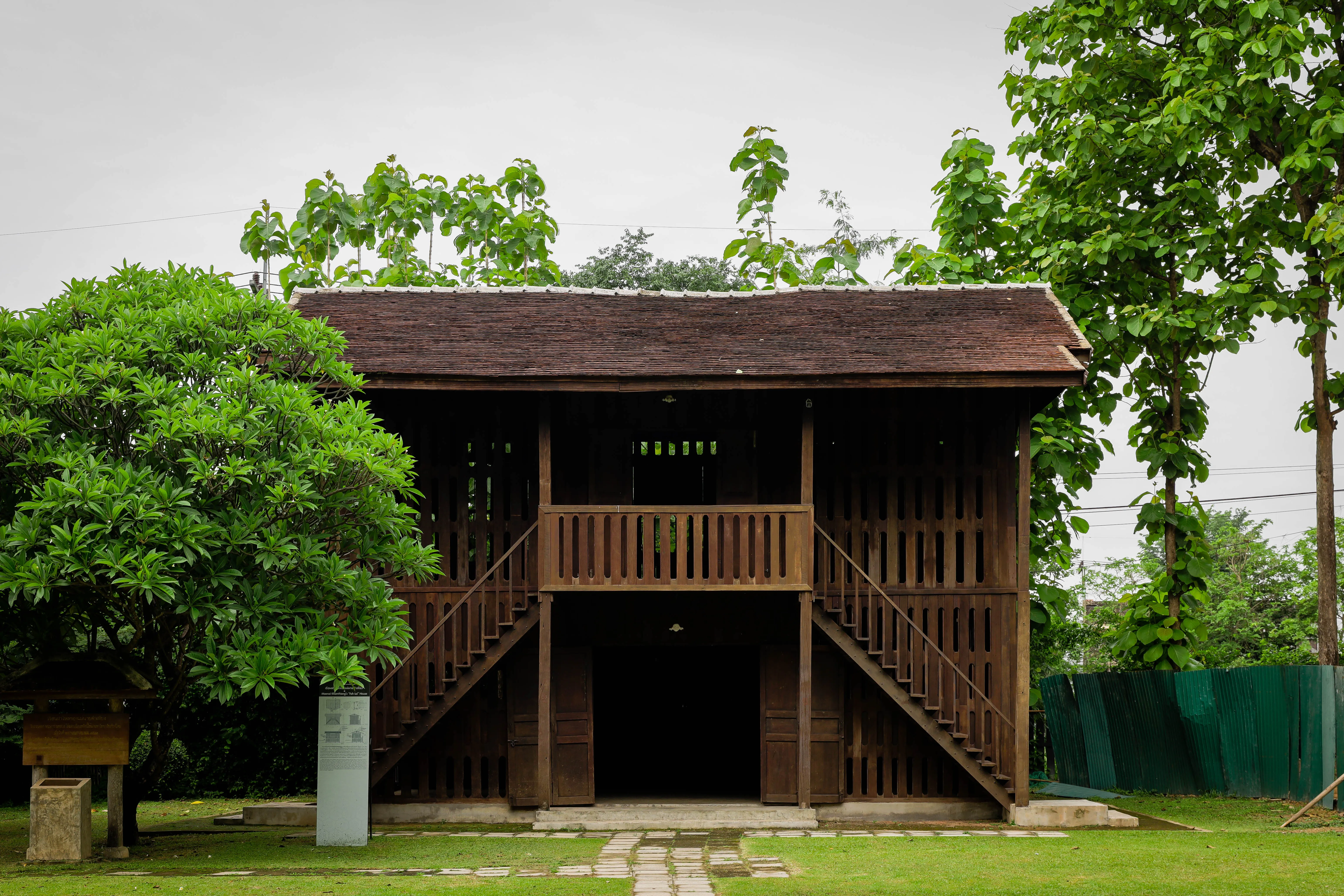 พิพิธภัณฑ์เรือนโบราณล้านนา มช.- เรือนฝาไหลของแม่นายคำเที่ยง