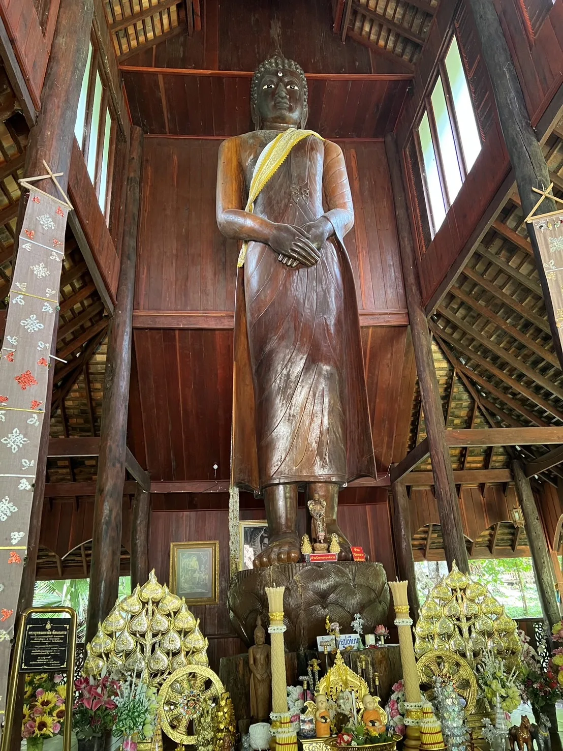 พระยืน วัดหลวงขุนวิน