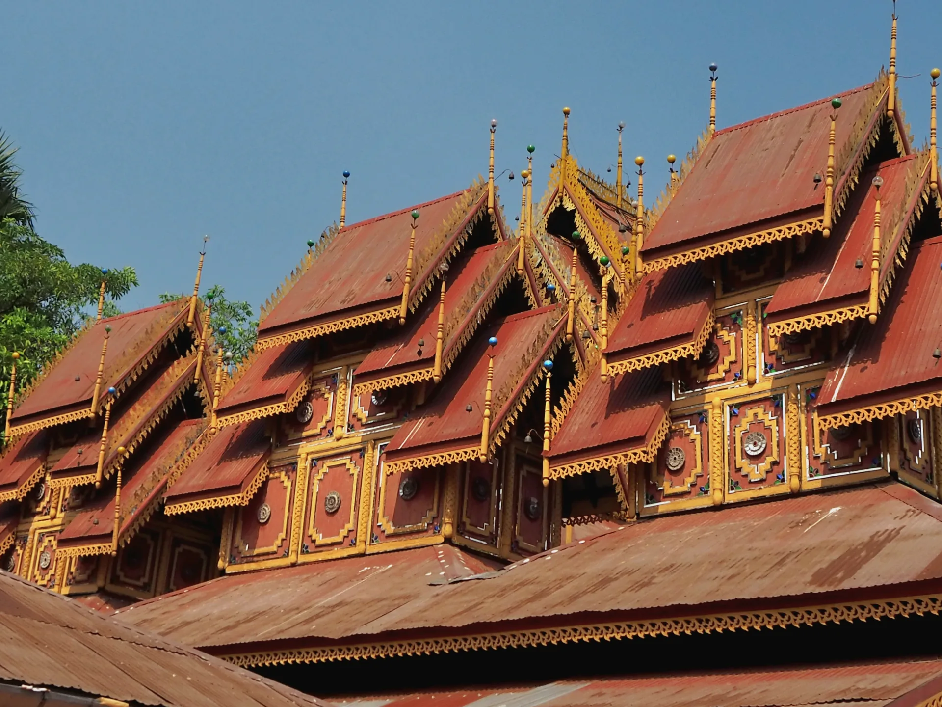 มุกม่านในเมืองม้า