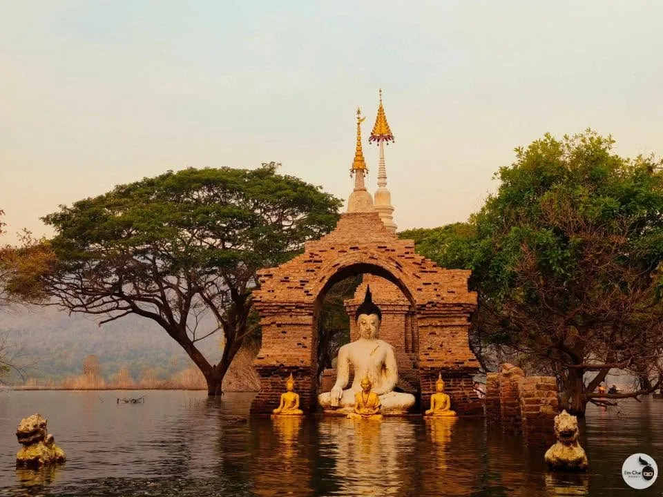 มหัศจรรย์วัดบ้านเก่า พระพุทธรูปและเจดีย์เก่าแก่จมน้ำ