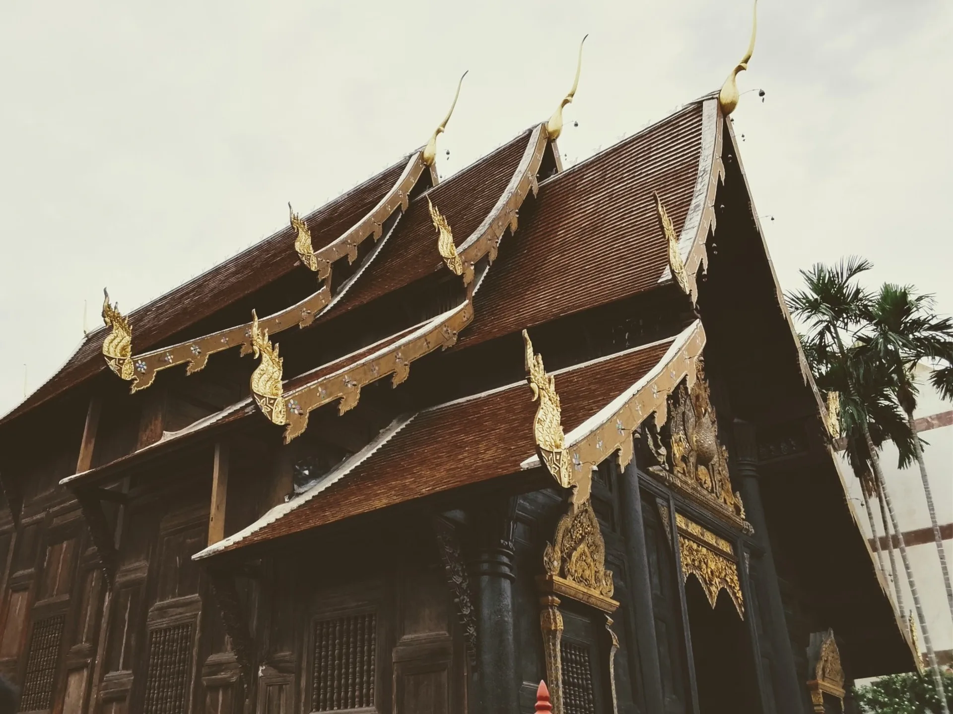 วิหารไม้ล้านนา