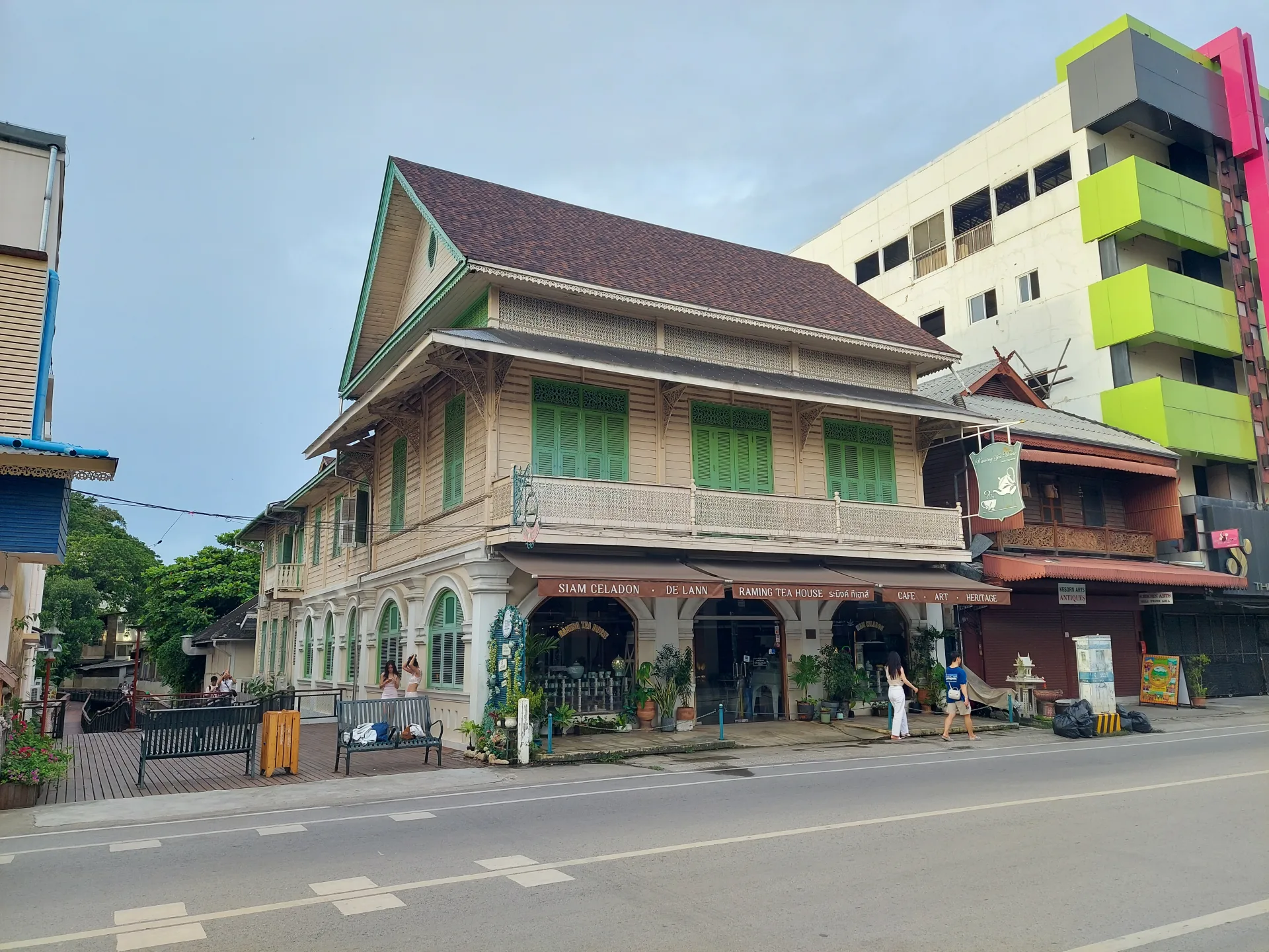 ร้านระมิงค์ทีเฮาส์ สยามศิลาดล