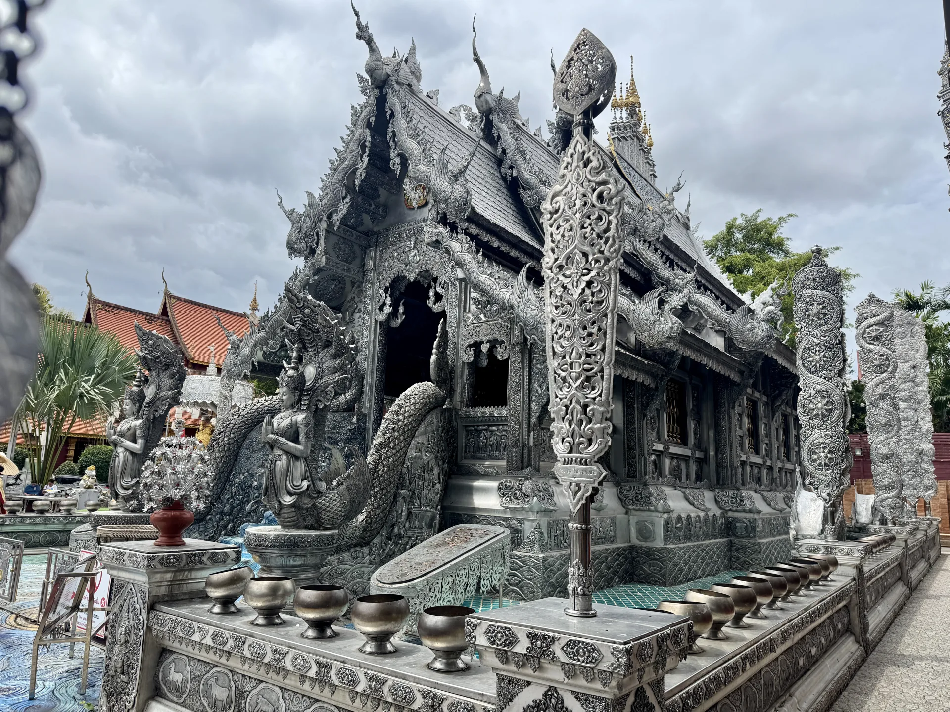 ศรัทธาที่ถูกสลักลงบนเงิน