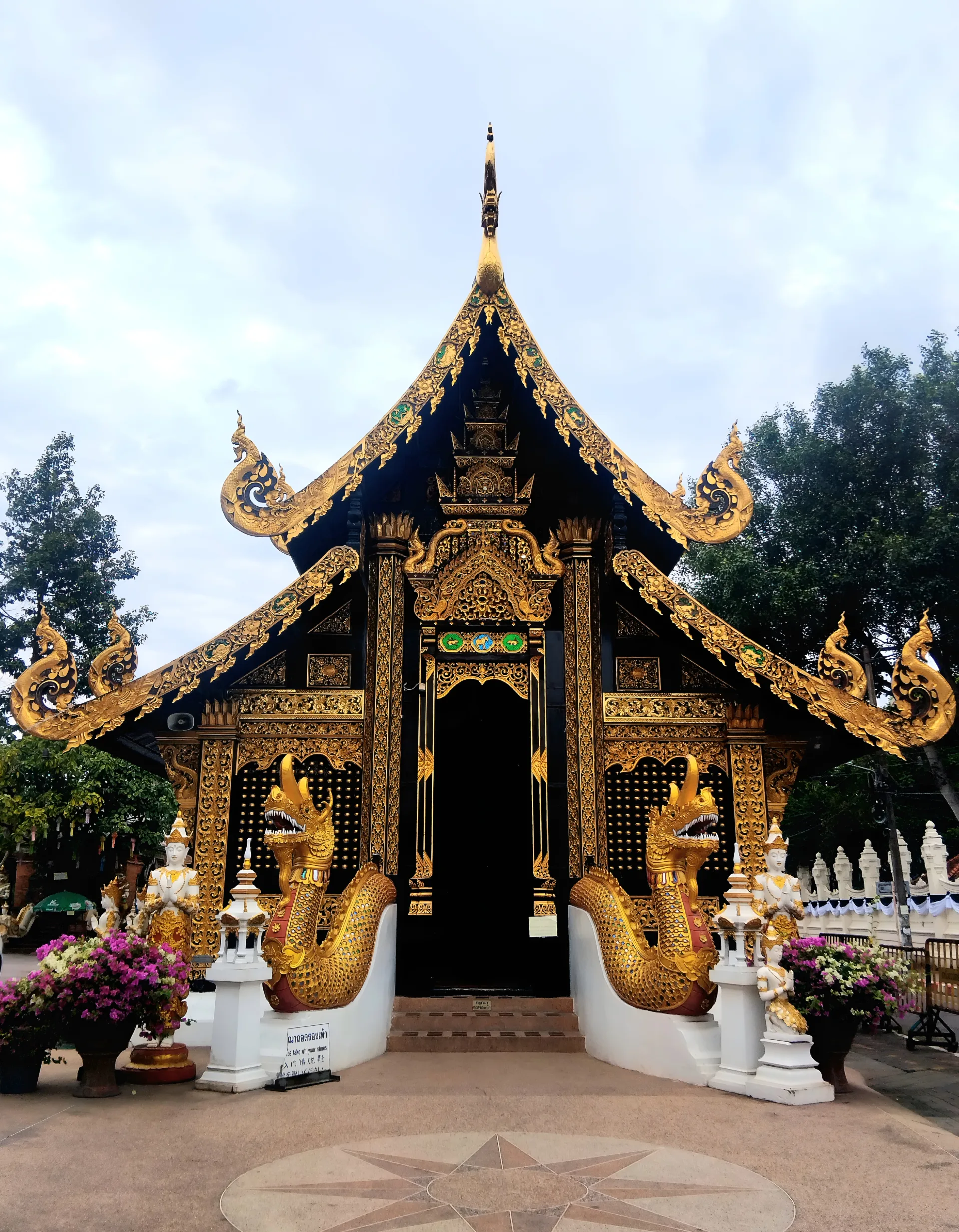 วิหารสลักลาย