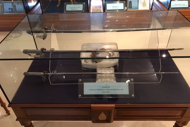 ห้องแสดงฉลองพระองค์ สมเด็จพระมหิตลาธิเบศร อดุลยเดชวิกรม พระบรมราชชนก - Image 6