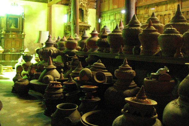 ศูนย์เครื่องปั้นดินเผาพื้นบ้าน กวานอามาน - Image 5
