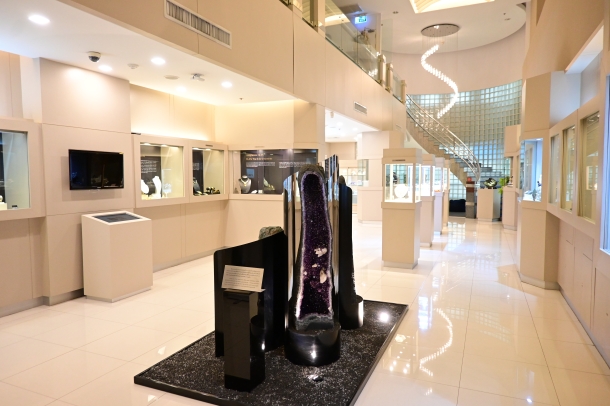 ศูนย์การเรียนรู้ด้านอัญมณีและเครื่องประดับ - Image 3